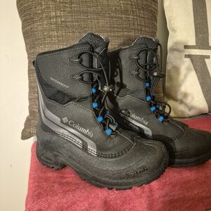 Columbia Youth Unisex Bugaboot Plus IV Omni-Heat Boot Black Sz. 4